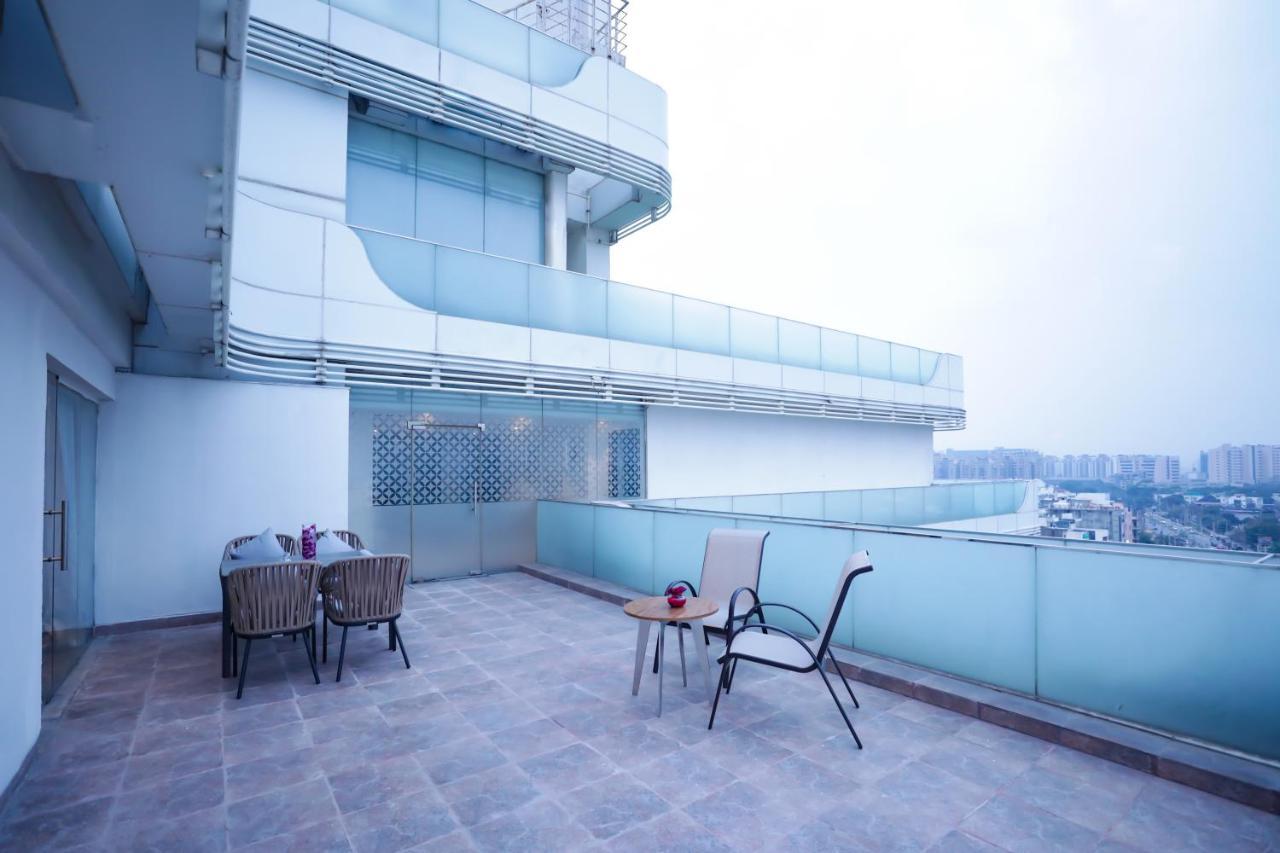 Regenta Suites Gurugram, Sohna Road, Sector 49 Gurgaon Buitenkant foto