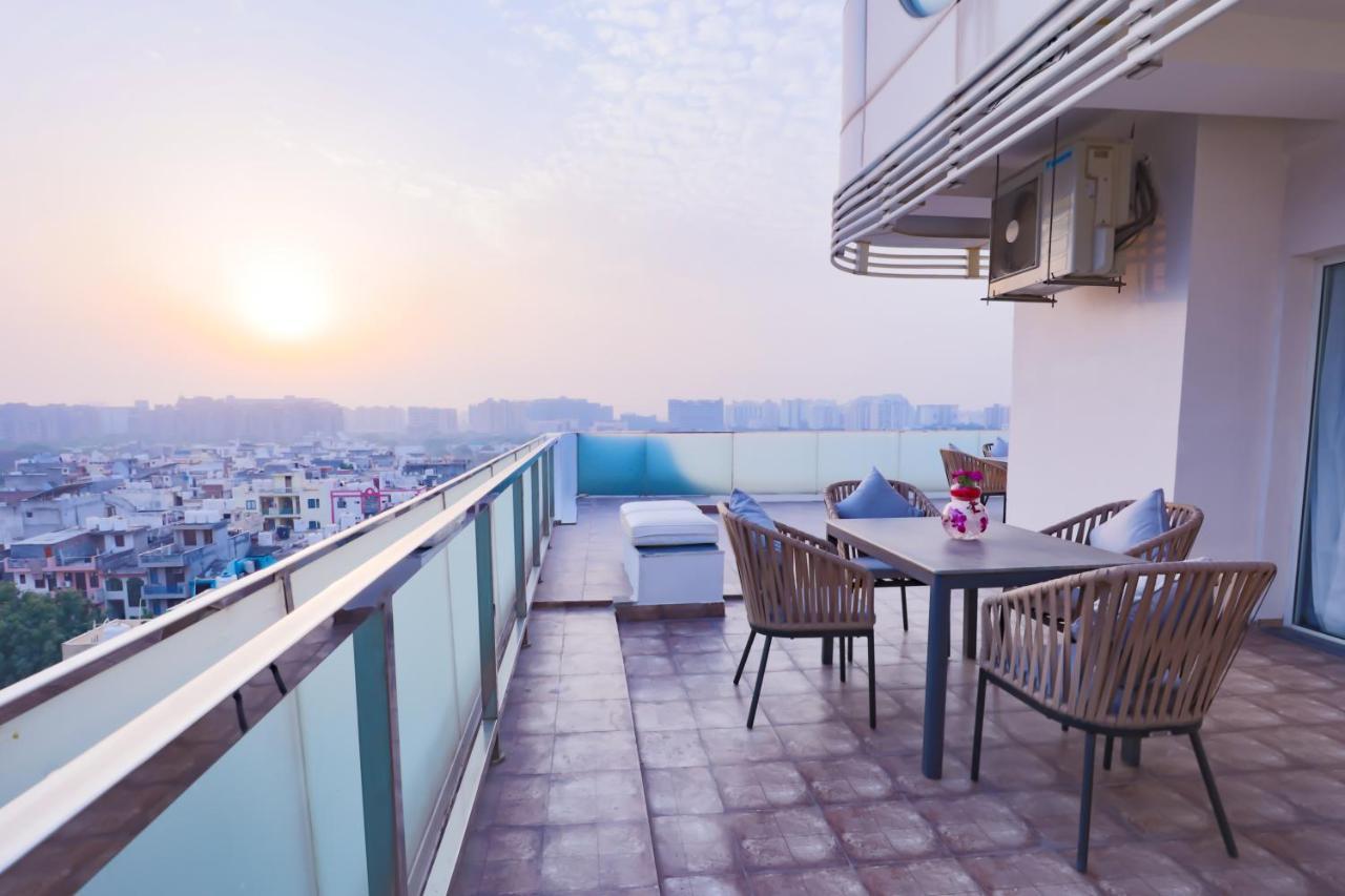 Regenta Suites Gurugram, Sohna Road, Sector 49 Gurgaon Buitenkant foto